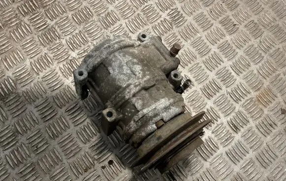 Toyota Hilux (N80, N90, N100, N110) Air conditioning (A/C) compressor (pump)