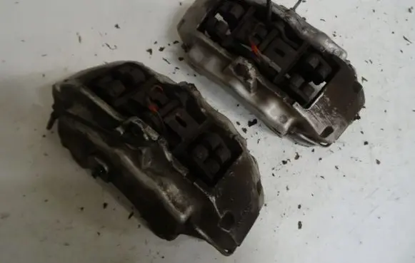 Porsche Cayenne (9PA) Front brake caliper