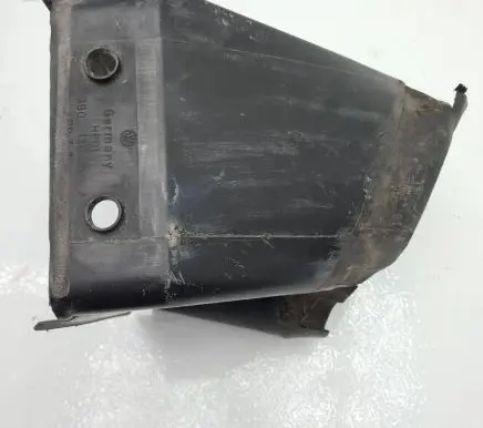 Volkswagen PASSAT B5 Intercooler air channel guide 3B0121467A