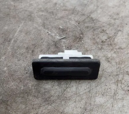 Peugeot 2008 II Tailgate opening switch 9820395580 20210303
