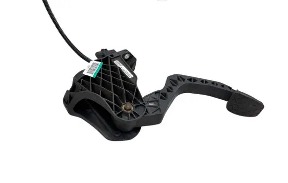 Volkswagen Golf V Clutch pedal 1K1721059CG