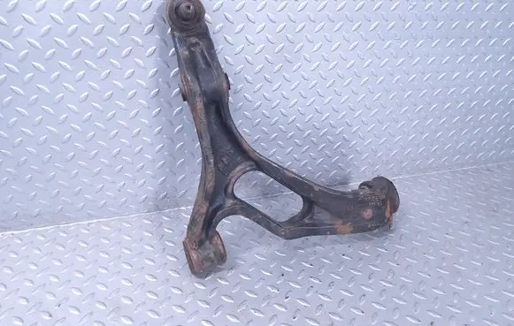 Volkswagen Touareg I Front lower control arm/wishbone 7L0407153E