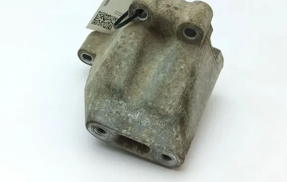 Chrysler 300 - 300C Engine mounting bracket 04578181AA