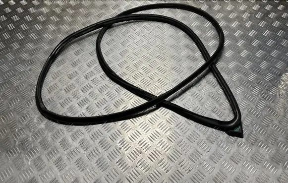 Mazda CX-5 II Front door rubber seal PU20820