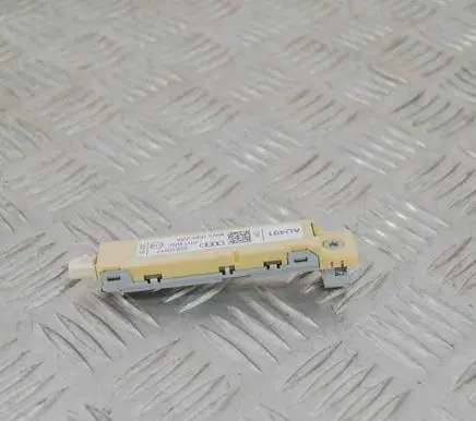 Audi A4 S4 B9 8W Aerial antenna amplifier 8W5035225
