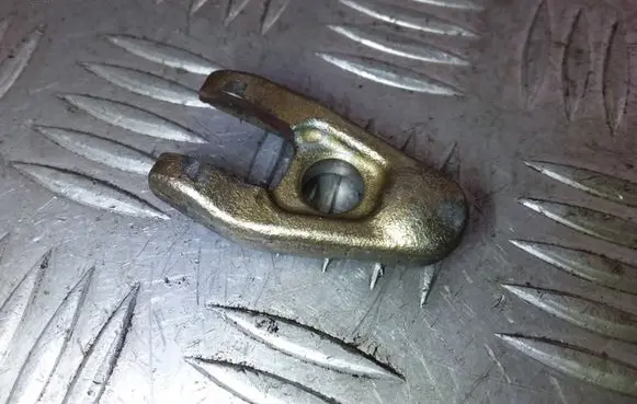 Renault Scenic II - Grand scenic II Fuel Injector clamp holder