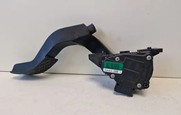 Audi A6 S6 C5 4B Accelerator throttle pedal 8D1721523E
