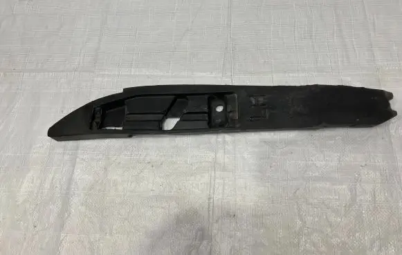 Maserati Levante Fender foam support/seal 670033524