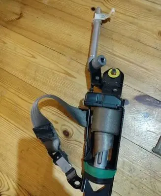 Volvo S80 Front seatbelt 39966472