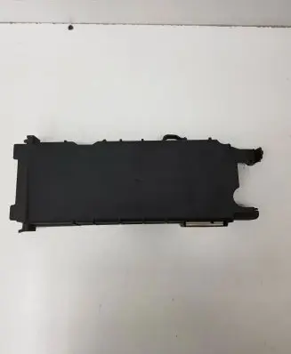 Mercedes-Benz A W176 Fuse box cover A2465400040