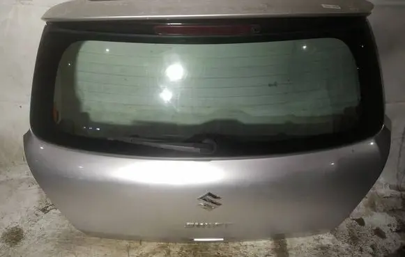 Suzuki Swift I Tailgate/trunk/boot lid pilkas