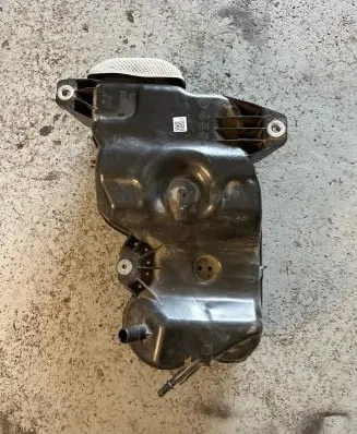 KIA Sportage AdBlue liquid reservoir 31500N7000