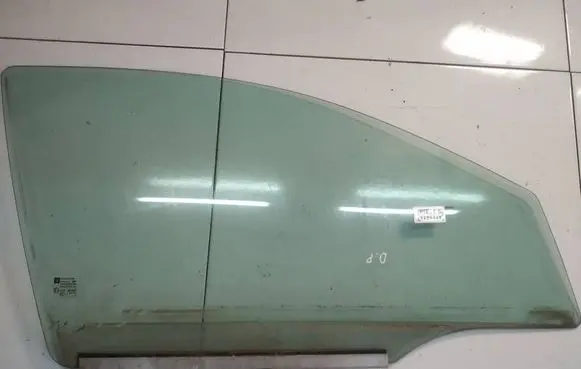 Toyota Yaris Front door window glass four-door AS2