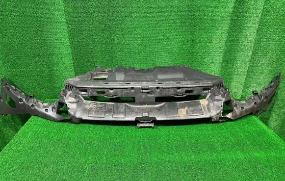 Ford Focus Front grill BM51-17E778-AH