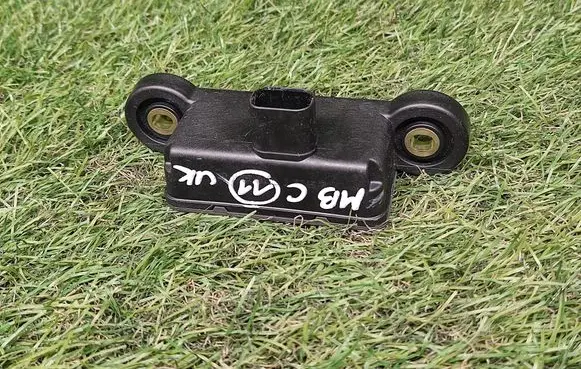 Mercedes-Benz C W204 ESP acceleration yaw rate sensor A0055421918