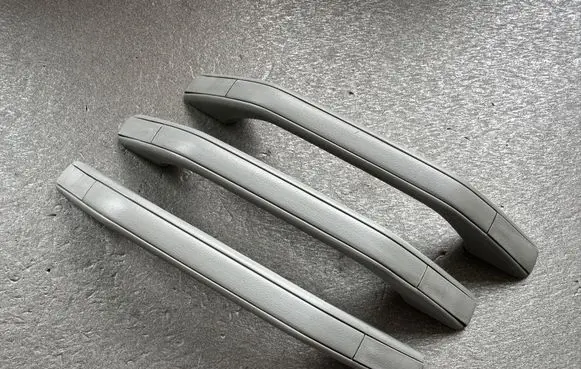 Nissan Patrol Y60 A set of handles for the ceiling 7394006J11