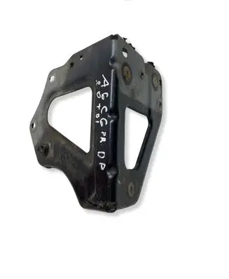 Audi A6 S6 C6 4F Fender mounting bracket 4F0821136A
