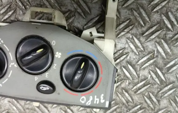 Opel Vivaro Climate control unit