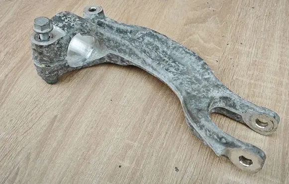 Audi A4 S4 B9 Lower shock absorber bracket 8W0037