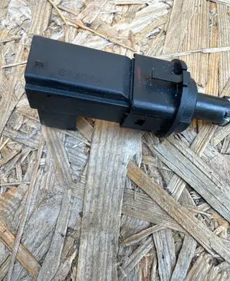 Chrysler Pacifica Brake pedal sensor switch 68236598aa