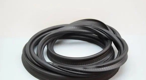 Trunk rubber seal (body)