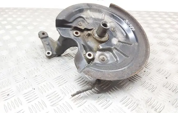 Rear wheel hub