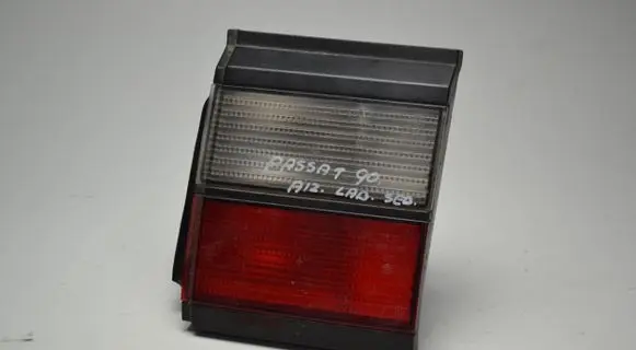Volkswagen PASSAT B3 Tailgate rear/tail lights 357945108