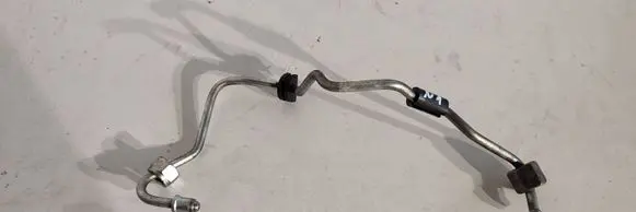 BMW 3 E90 E91 Fuel injector supply line/pipe 