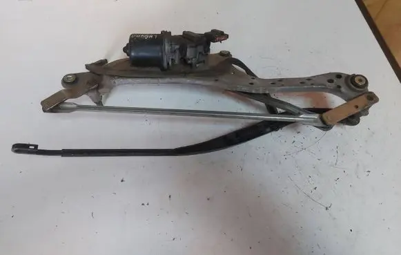 Renault Laguna I Front wiper linkage and motor