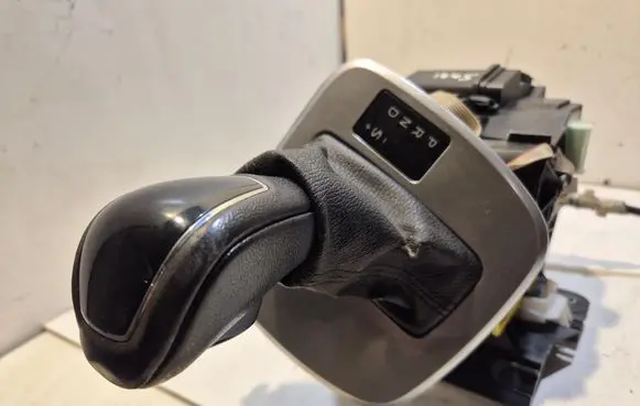 Ford S-MAX Gear shifter/selector 6G917C453AE