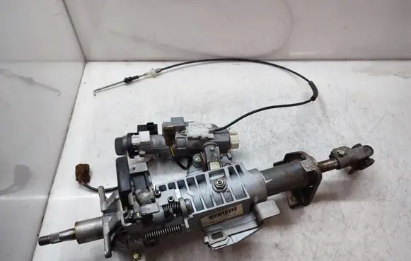 Nissan Pathfinder R51 Steering wheel axle