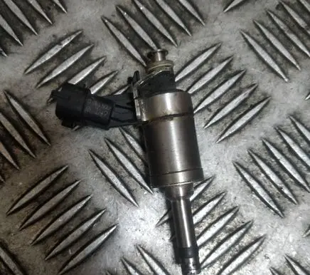 Ford Focus Fuel injector 0261500