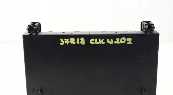 Mercedes-Benz CLK A209 C209 Central body control module 2098202126