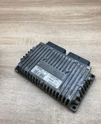 Renault Megane I Gearbox control unit/module 7700111209 7700110261 S105280015