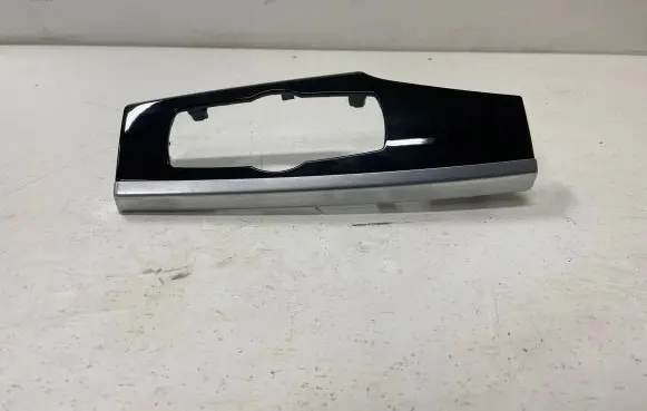 BMW X4 F26 Dashboard glove box trim 27648710