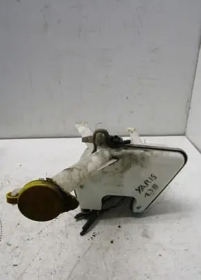 Toyota Yaris Windscreen/windshield washer pump 85330-0F020