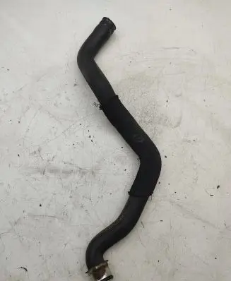 Mercedes-Benz C W204 Engine coolant pipe/hose 4684108