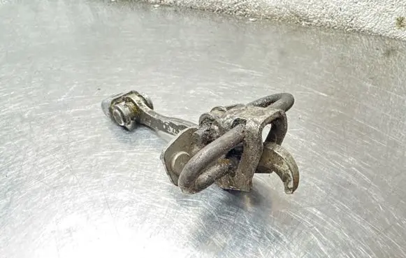 Opel Astra H Rear door check strap stopper 09229751