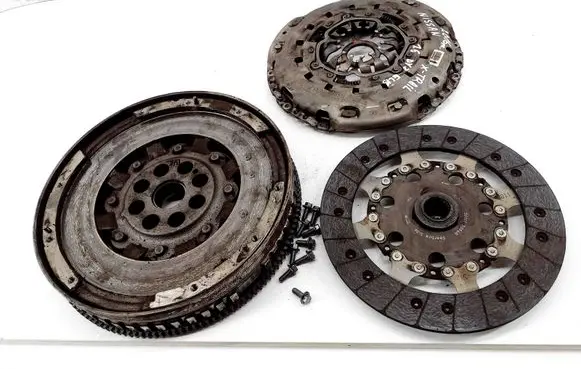 Nissan X-Trail T32 Clutch set kit 301015094R 302101178R