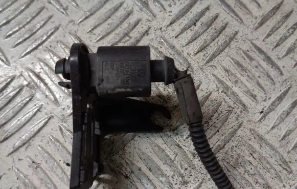 Volkswagen Golf Plus Outside/exterior temperature sensor 5M0820536