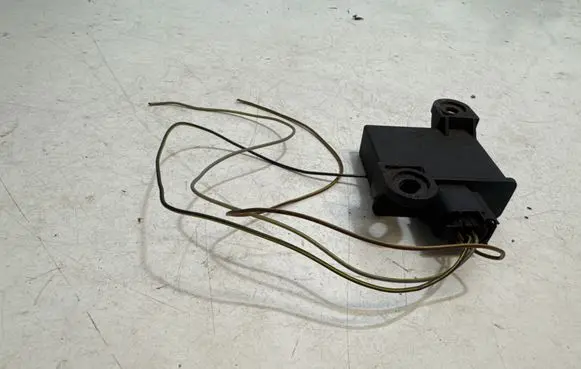 BMW 5 E60 E61 Tire pressure control unit 677104202