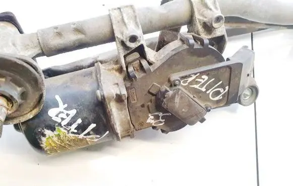 Nissan Note (E11) Wiper motor