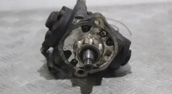 Nissan X-Trail T30 Fuel injection high pressure pump 16700AW420