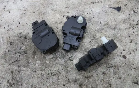Jaguar XE A/C air flow flap actuator/motor GMAUTO4574097