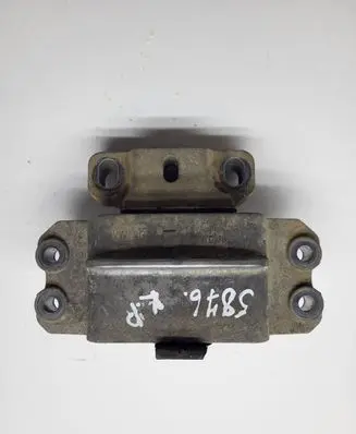 Volkswagen Touran I Engine mount bracket 1K0199555