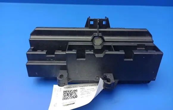 BMW 7 E65 E66 Fuse module 6900582