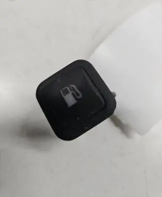 Volkswagen PASSAT B5 Fuel tank opening switch 3B0959833