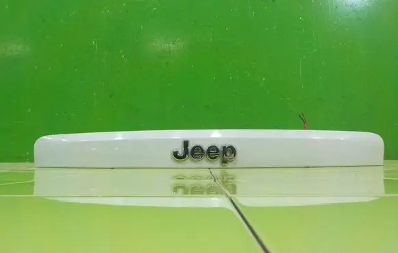 Jeep Compass Rear light center trim bar blend 