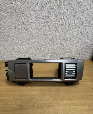 Jaguar XF X250 Other center console (tunnel) element 8X2319K617AH F2091