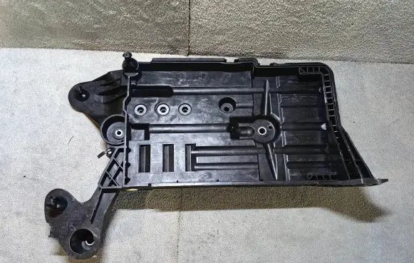 Audi A3 S3 8V Battery tray 5Q0915321J 5Q0915331K